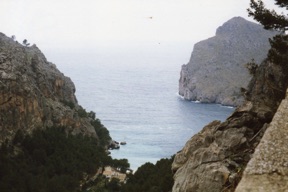 le village de SA CALOBRA atteint apr&egrave;s 14kms de virages !